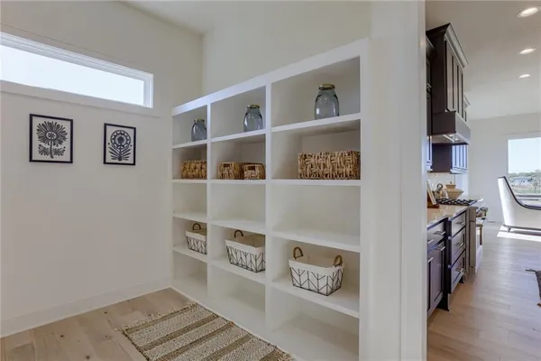 $950,522 | 2424 West 177th Street, Overland Park, KS 66085