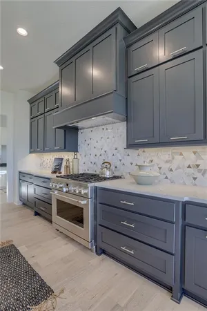 $950,522 | 2424 West 177th Street, Overland Park, KS 66085