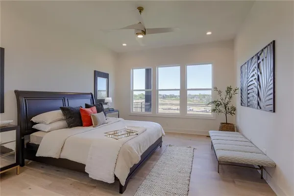 $950,522 | 2424 West 177th Street, Overland Park, KS 66085