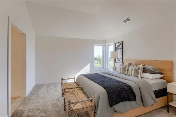 $950,522 | 2424 West 177th Street, Overland Park, KS 66085