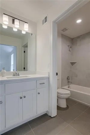 $950,522 | 2424 West 177th Street, Overland Park, KS 66085