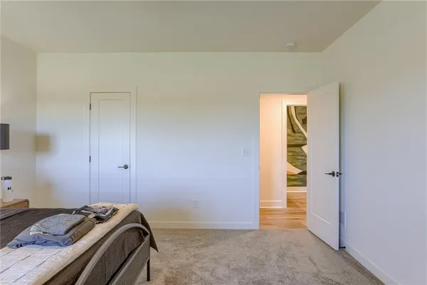 $950,522 | 2424 West 177th Street, Overland Park, KS 66085