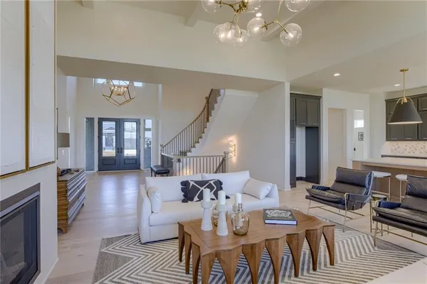 $950,522 | 2424 West 177th Street, Overland Park, KS 66085