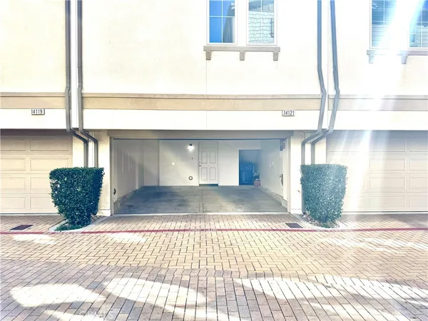 $3,700 | 14121 Oak Lane, Van Nuys, CA 91405