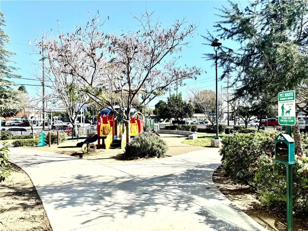 $3,700 | 14121 Oak Lane, Van Nuys, CA 91405