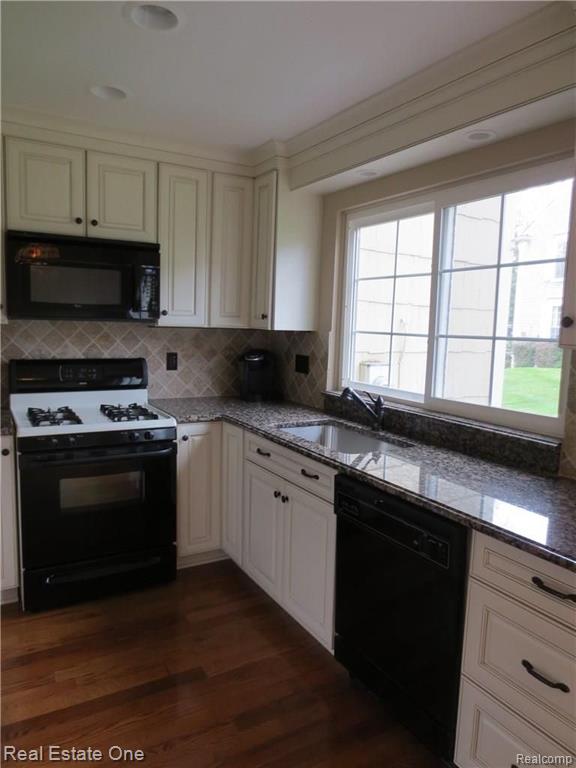 1295 Lamplighter Lane, Unit 75 Rochester Hills, MI 48306 - Photo 11 of 23