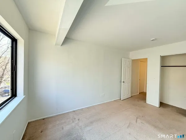 $2,300 | 14 Newtown Road, Unit A24, Danbury, CT 06810