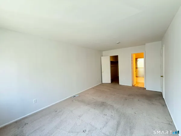 $2,300 | 14 Newtown Road, Unit A24, Danbury, CT 06810