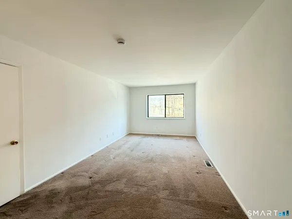 $2,300 | 14 Newtown Road, Unit A24, Danbury, CT 06810