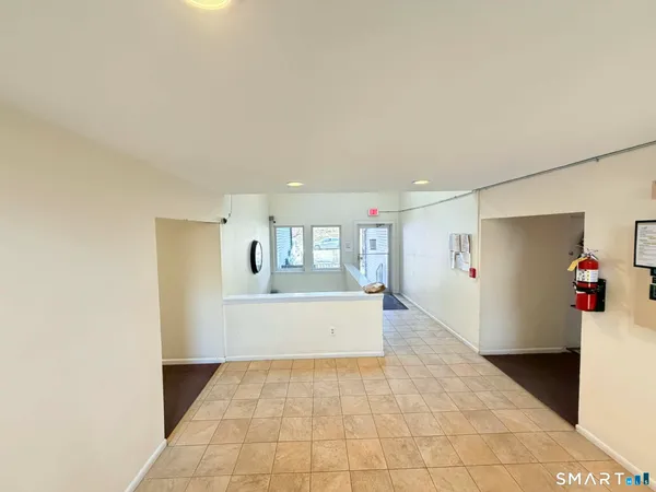$2,300 | 14 Newtown Road, Unit A24, Danbury, CT 06810