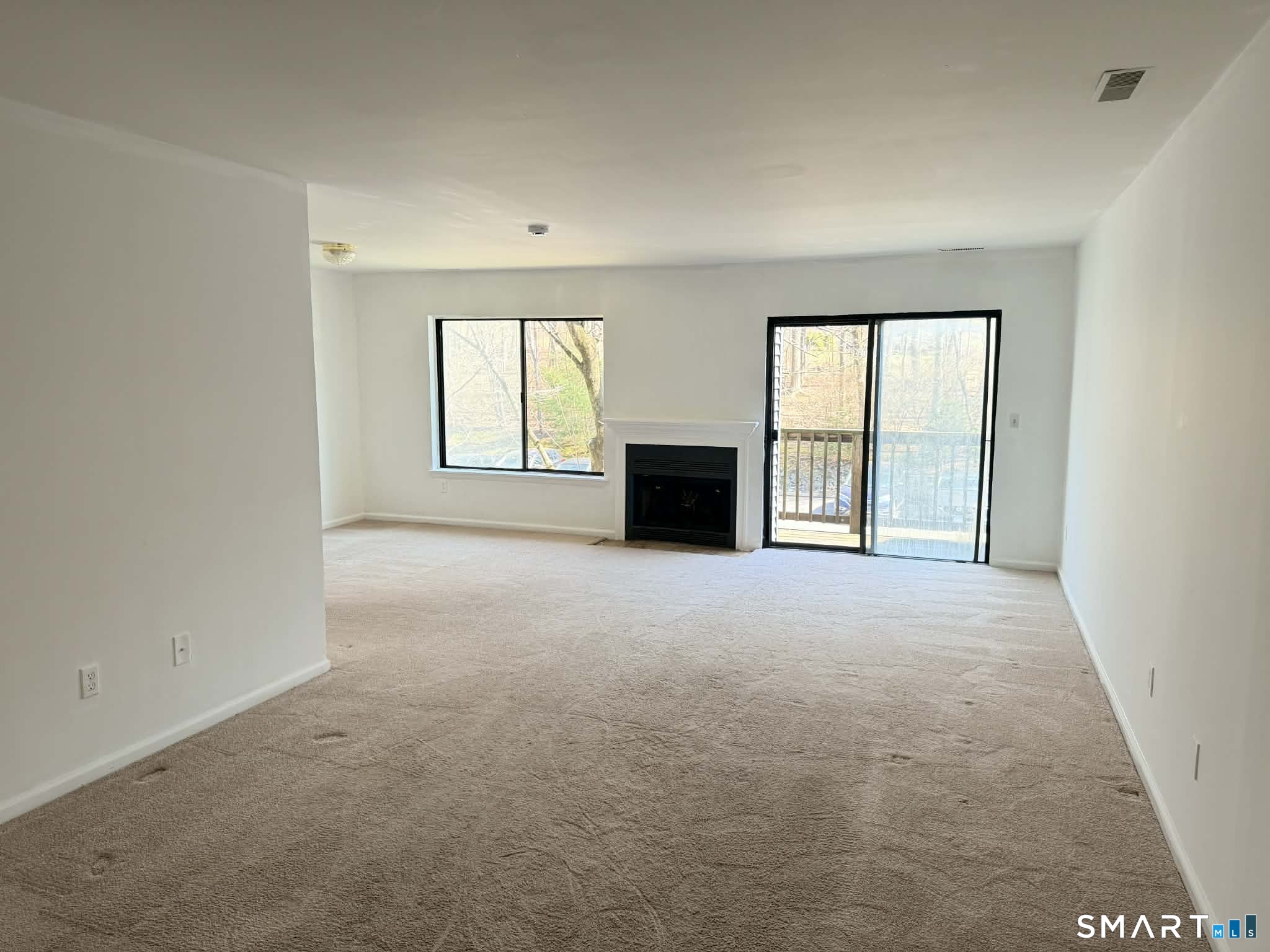 14 Newtown Road, Unit A24 Danbury, CT 06810 - Photo 2 of 22