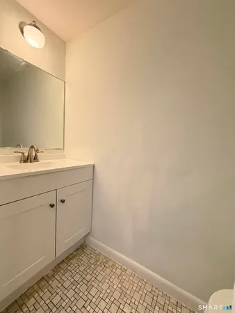 $2,300 | 14 Newtown Road, Unit A24, Danbury, CT 06810