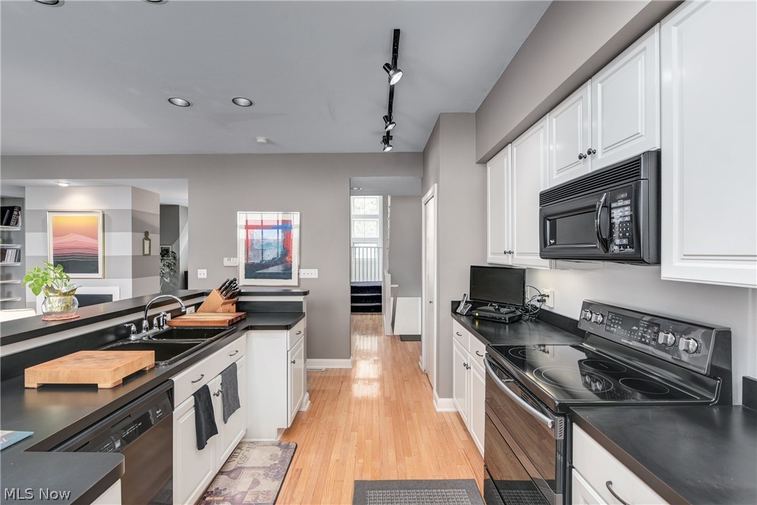 2321 Edgehill Road Cleveland, OH 44106 - Photo 8 of 35 Gallery Image 8