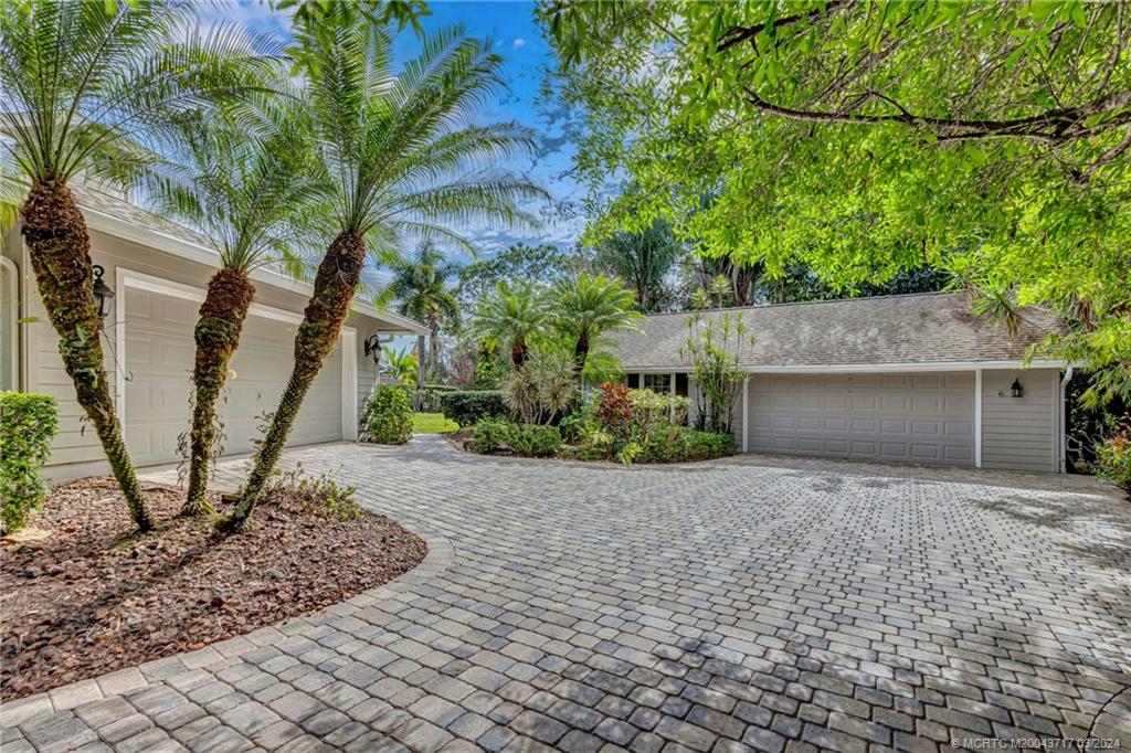 166 Southwest Thrasher Way Stuart, FL 34997 - Photo 6 of 53 Gallery Image 6