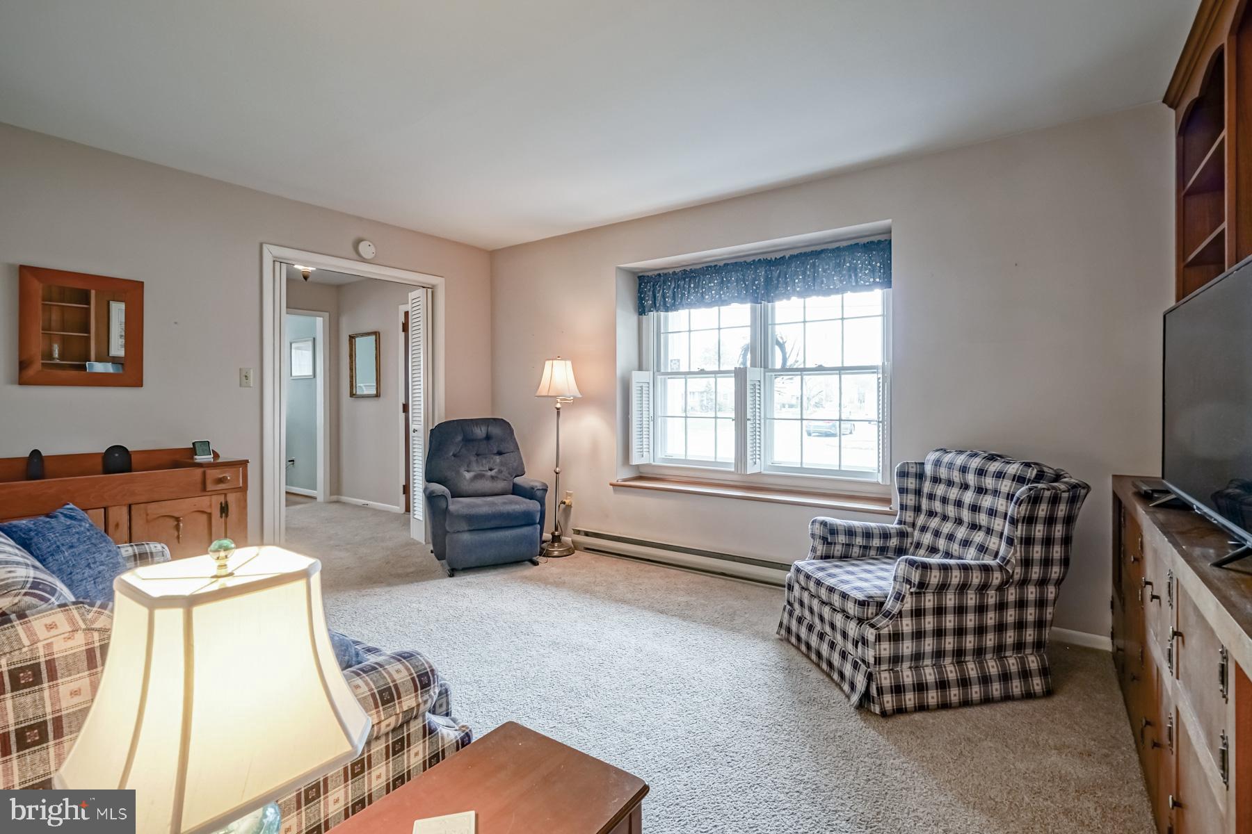 8 Meadow Road Pennsville, NJ 08070 - Photo 21 of 46 Family room