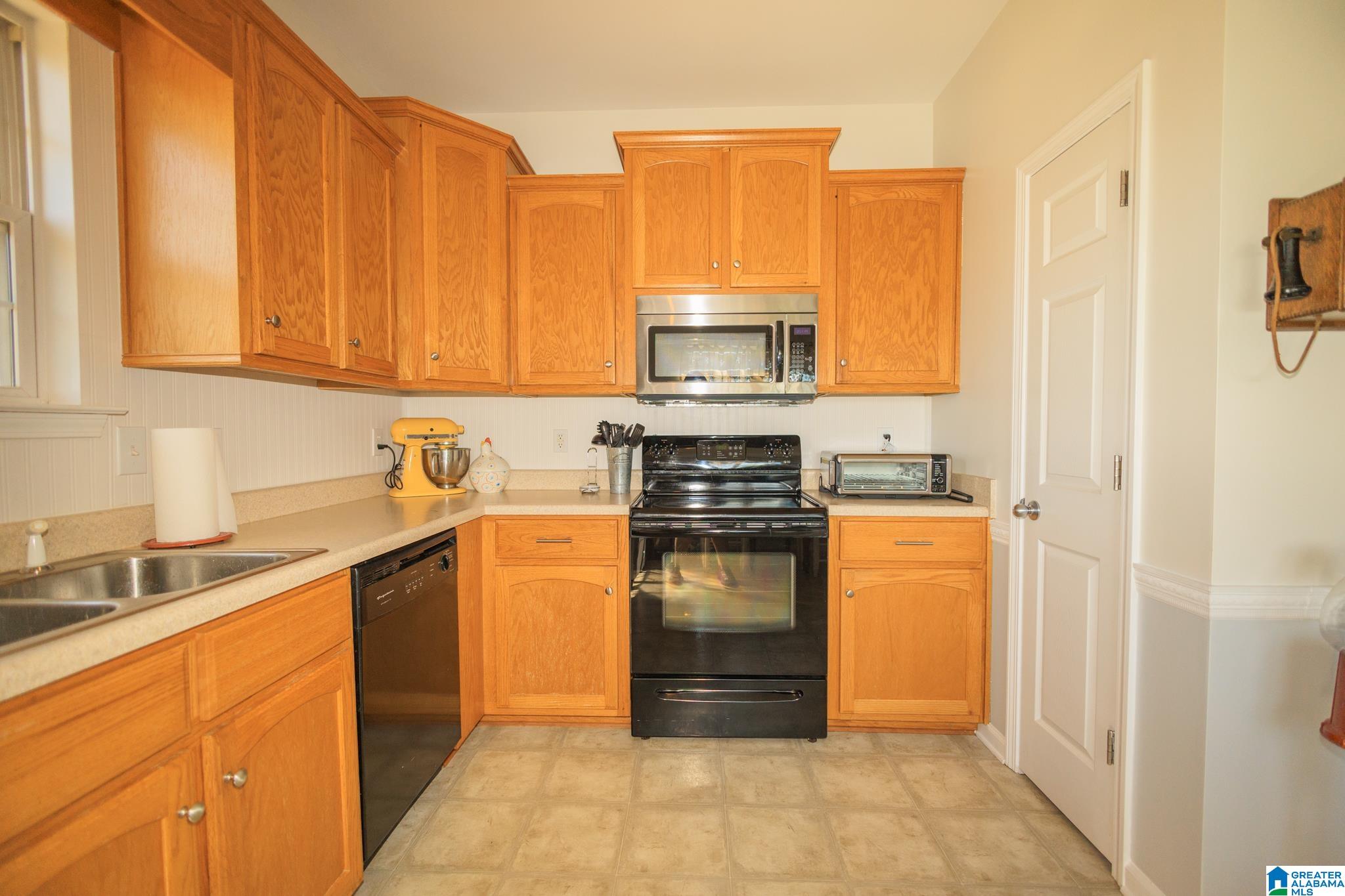 403 Woodland Ridge Road Odenville, AL 35120 - Photo 12 of 40