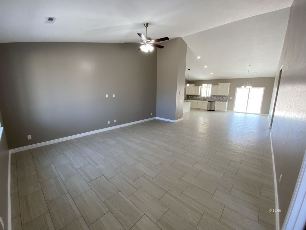 718 Amber Way Elko, NV 89801 - Photo 4 of 27 Gallery Image 4