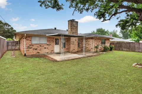 $325,000 | 2132 Sandy Lane, Irving, TX 75060