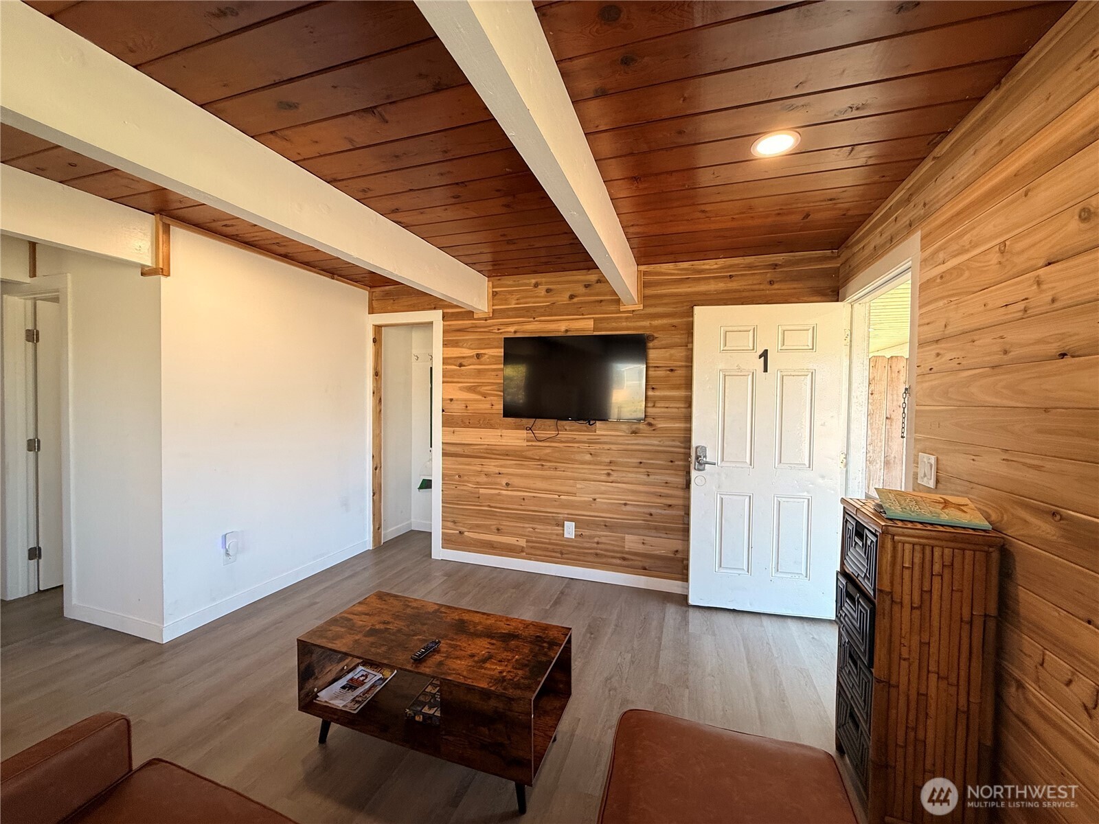 141 Barnacle Street Ocean Shores, WA 98569 - Photo 12 of 27 a living room with furniture