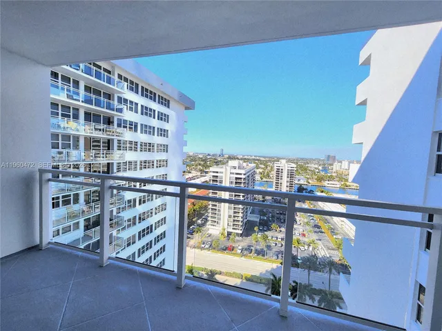 $2,500 | Parker Plaza, Hallandale Beach, FL 33009