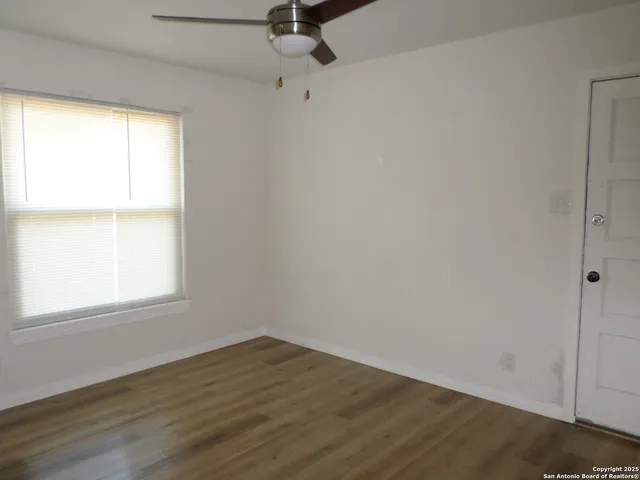 $1,400 | 210 Carmen Place, San Antonio, TX 78207