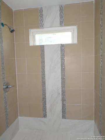 $1,400 | 210 Carmen Place, San Antonio, TX 78207