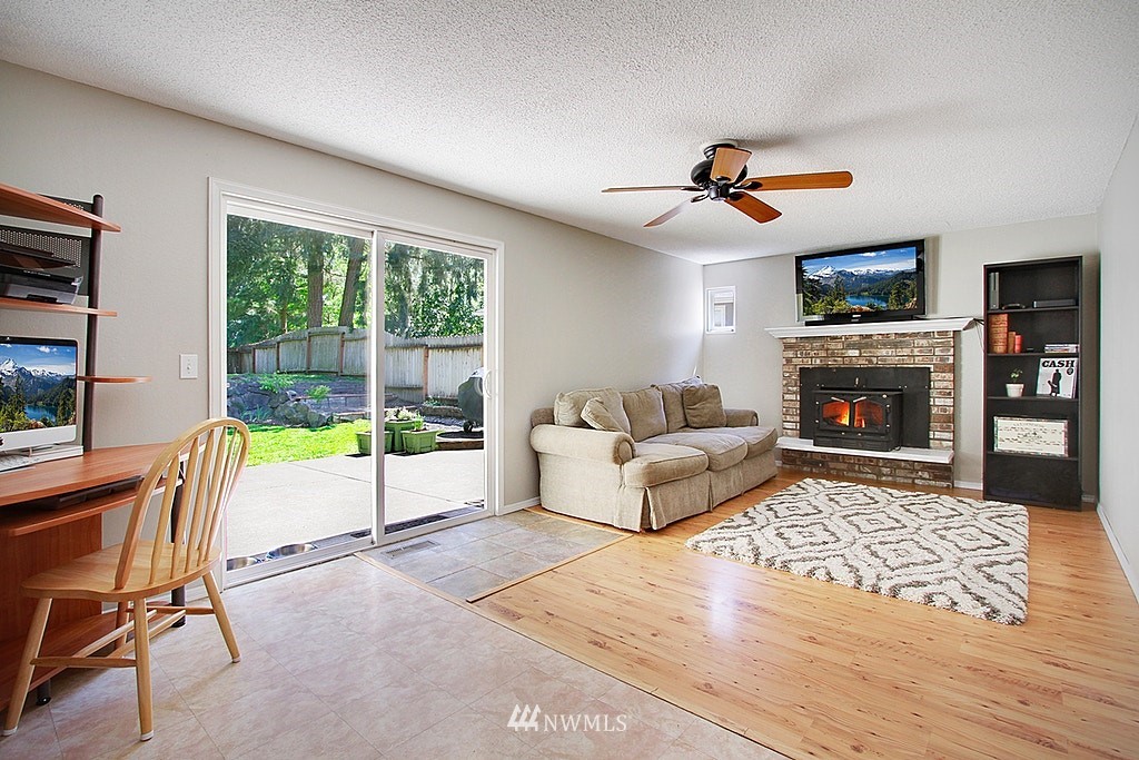 14402 158th Place Southeast Renton, WA 98059 - Photo 3 of 16 Gallery Image 3