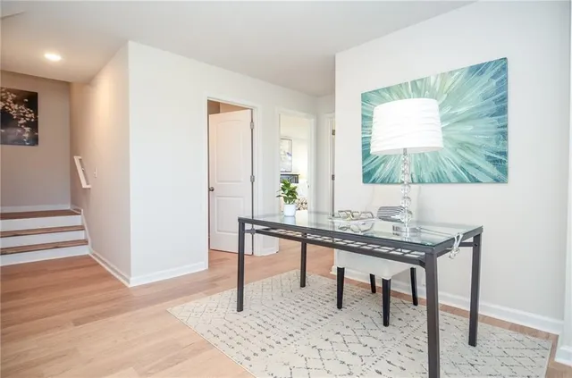 a view of a livingroom with furniture