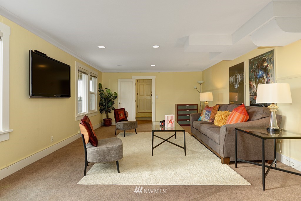 365 Prospect Street Seattle, WA 98109 - Photo 24 of 39 Gallery Image 24