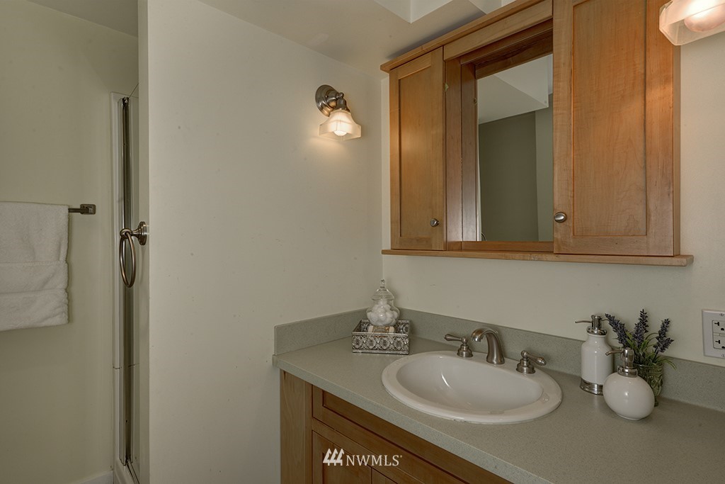 365 Prospect Street Seattle, WA 98109 - Photo 25 of 39 Gallery Image 25