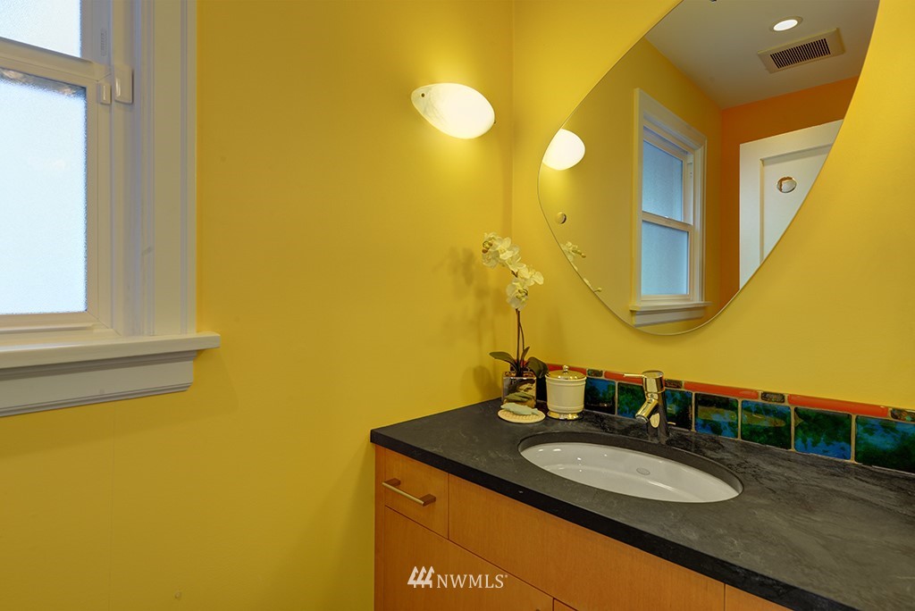 365 Prospect Street Seattle, WA 98109 - Photo 26 of 39 Gallery Image 26