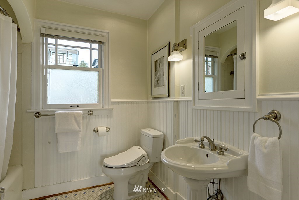 365 Prospect Street Seattle, WA 98109 - Photo 27 of 39 Gallery Image 27