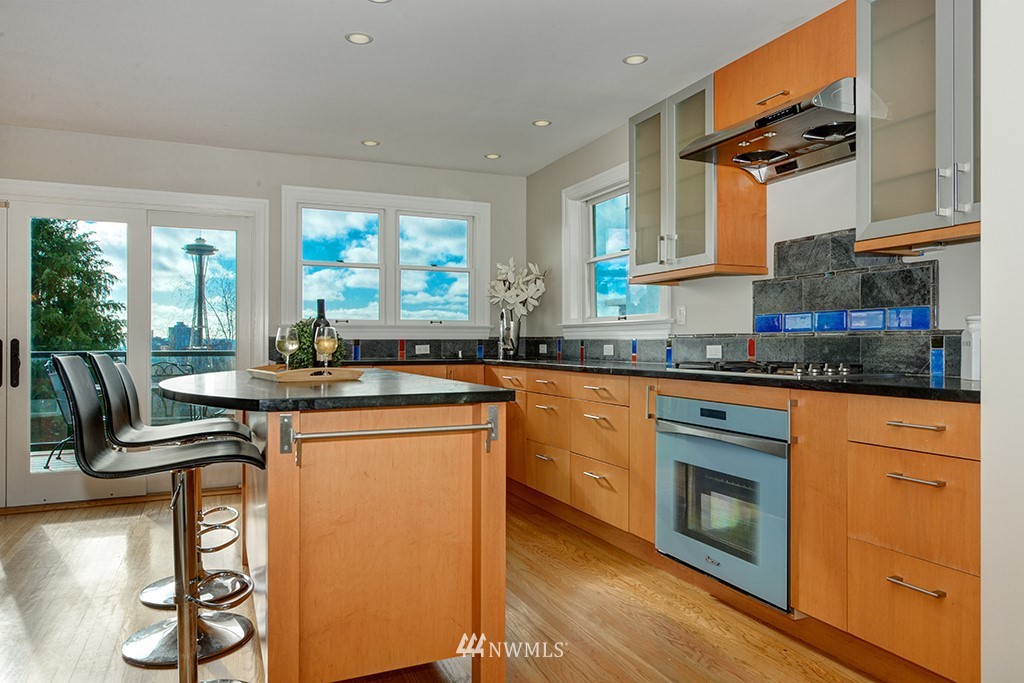 365 Prospect Street Seattle, WA 98109 - Photo 5 of 39 Gallery Image 5
