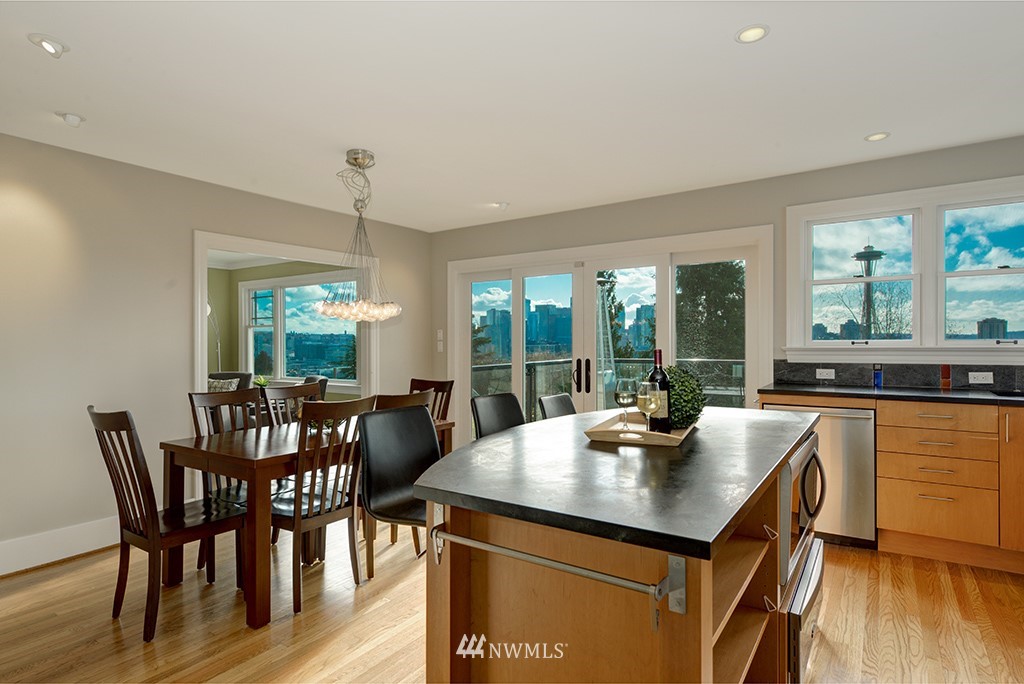 365 Prospect Street Seattle, WA 98109 - Photo 8 of 39 Gallery Image 8