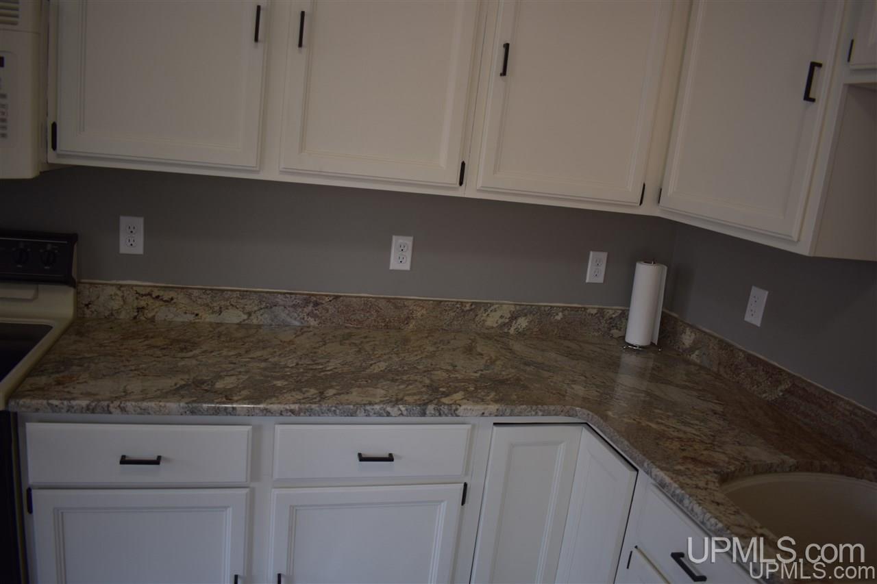820 Willow Road Marquette, MI 49855 - Photo 10 of 20 Gallery Image 10