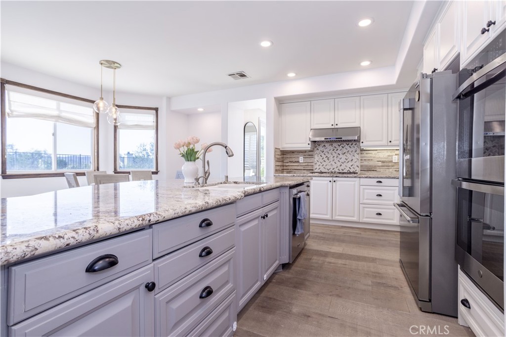 5474 Sunlight Street Simi Valley, CA 93063 - Photo 8 of 39