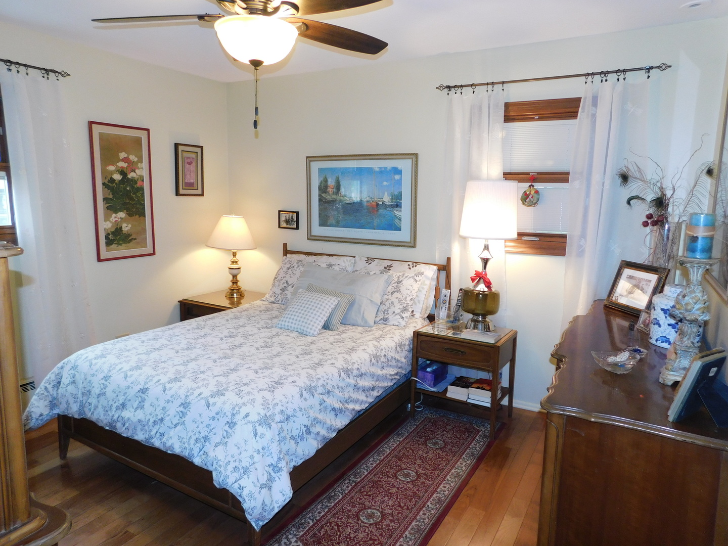 692 Maple Drive Buffalo Grove, IL 60089 - Photo 7 of 18 a bedroom with bed and window