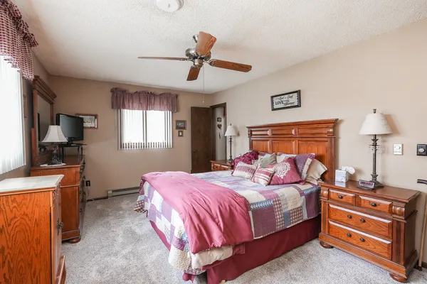 $279,900 | 4906 West Hilltop Drive, Kankakee, IL 60901