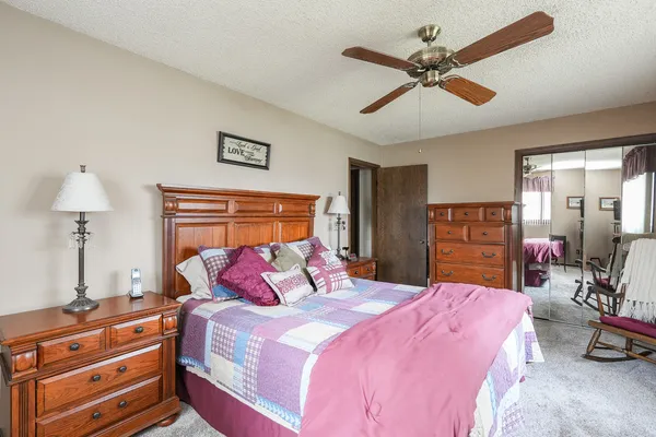 $279,900 | 4906 West Hilltop Drive, Kankakee, IL 60901