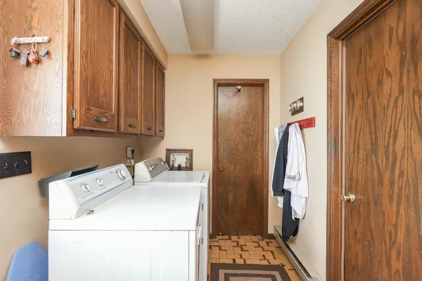 $279,900 | 4906 West Hilltop Drive, Kankakee, IL 60901