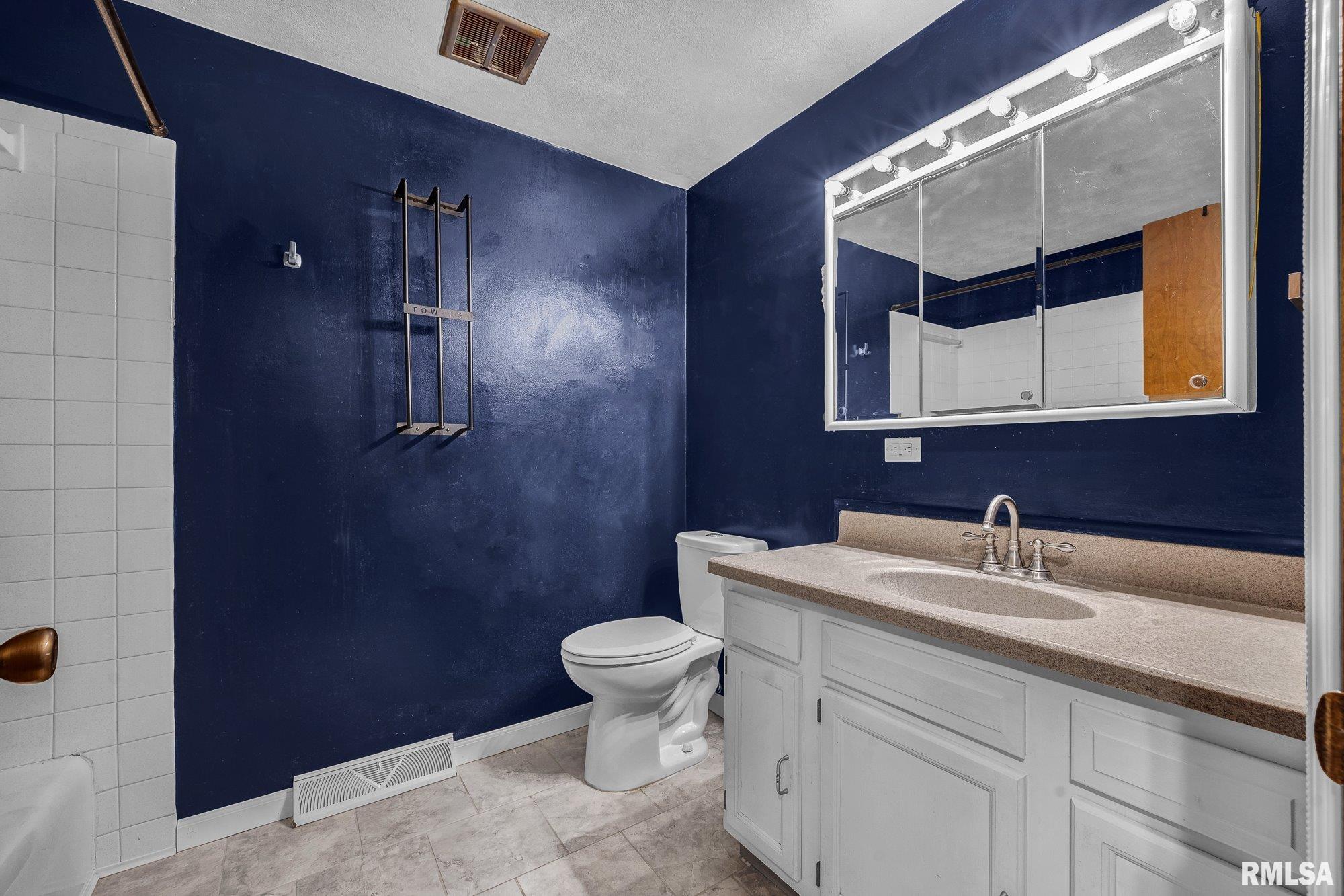 1802 Springfield Road East Peoria, IL 61611 - Photo 17 of 40 Gallery Image 17
