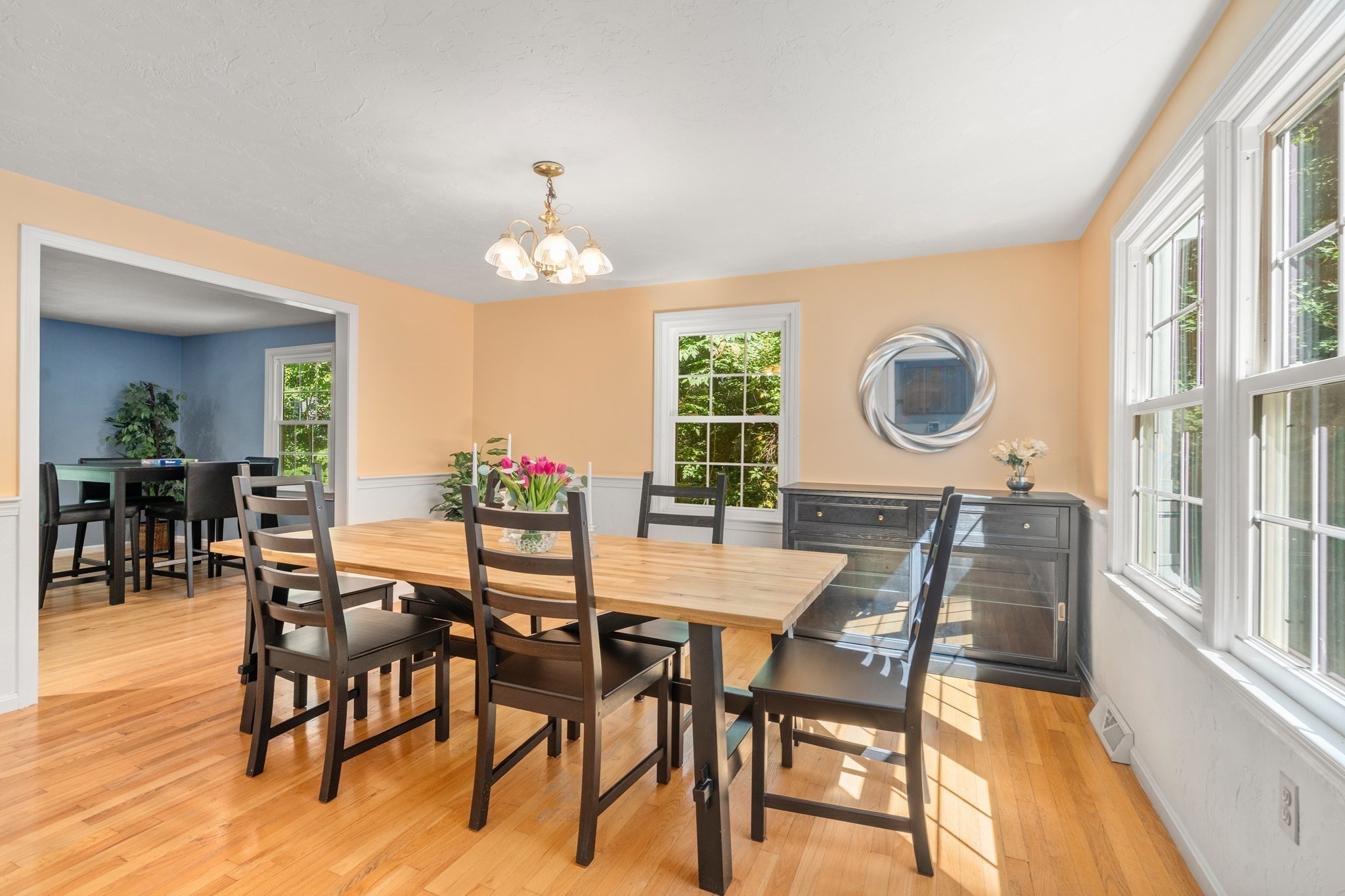 942 Salem End Road Framingham, MA 01702 - Photo 5 of 30 Gallery Image 5