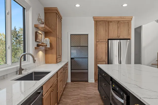 $995,000 | 6225 West 37th Street, St. Louis Park, MN 55416