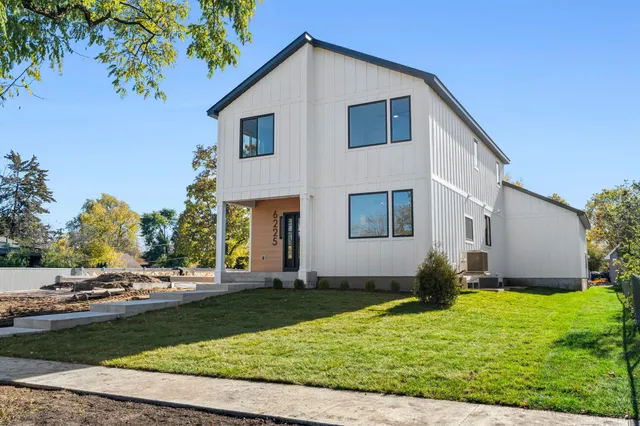 $995,000 | 6225 West 37th Street, St. Louis Park, MN 55416