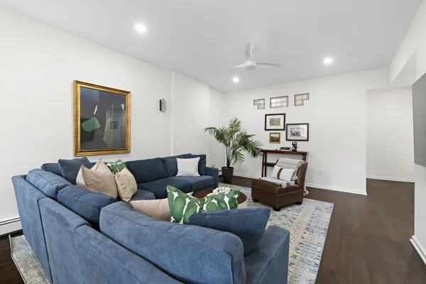 $899,999 | 304 Hudson Street, Unit 3, Hoboken, NJ 07030