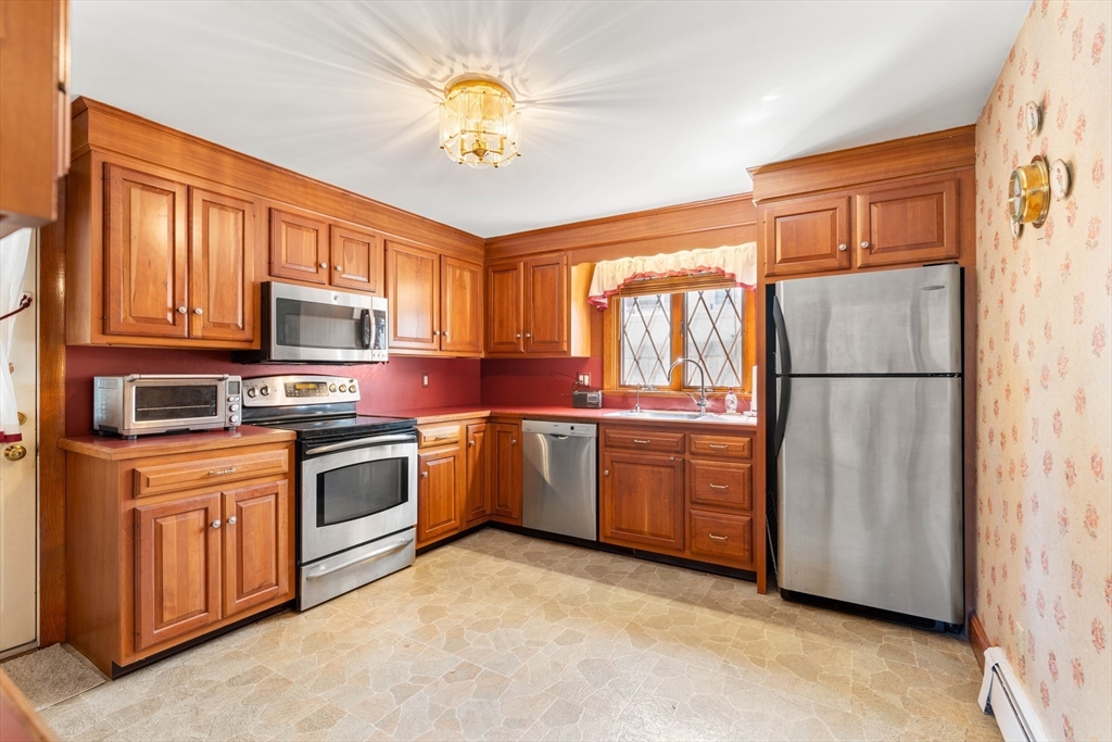 18 Rindge Avenue Lexington, MA 02420 - Photo 3 of 25 Gallery Image 3