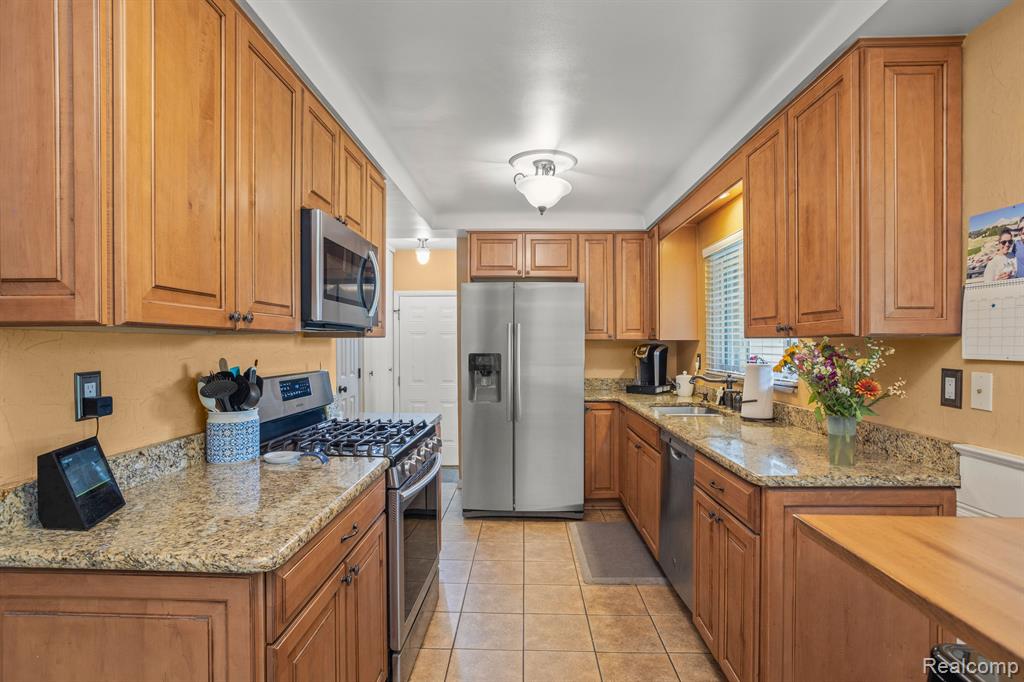 28473 Westerleigh Road Farmington Hills, MI 48334 - Photo 12 of 29 Gallery Image 12