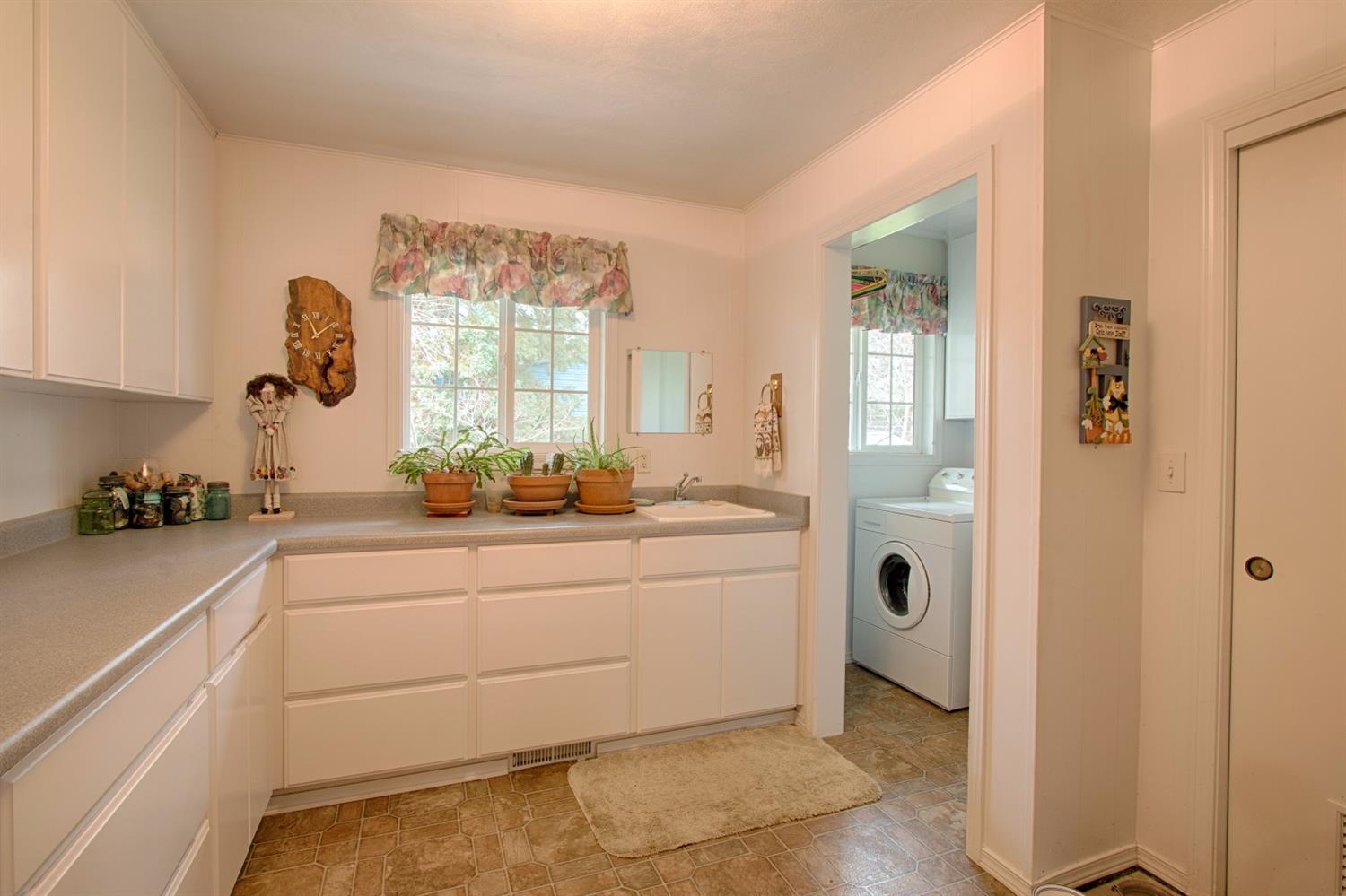 3329 Freeland Road Central Point, OR 97502 - Photo 19 of 25 Additional Photo