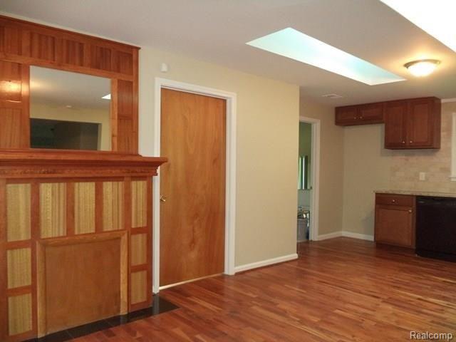 18883 Inkster Road Livonia, MI 48152 - Photo 4 of 35 inkster (44).jpg