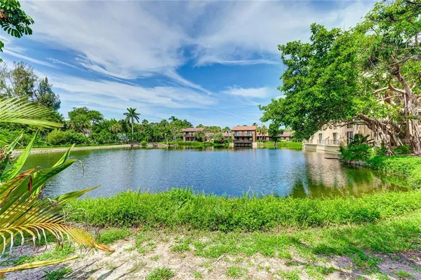 $3,500 | 11 Sandy Cove Road, Unit 8F, Sarasota, FL 34242